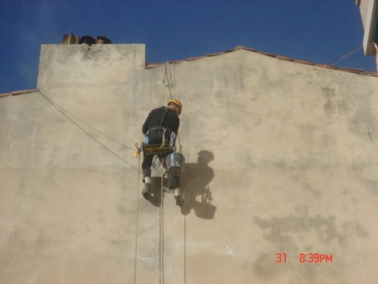 Rénovation de façade en accès difficile à Marseille